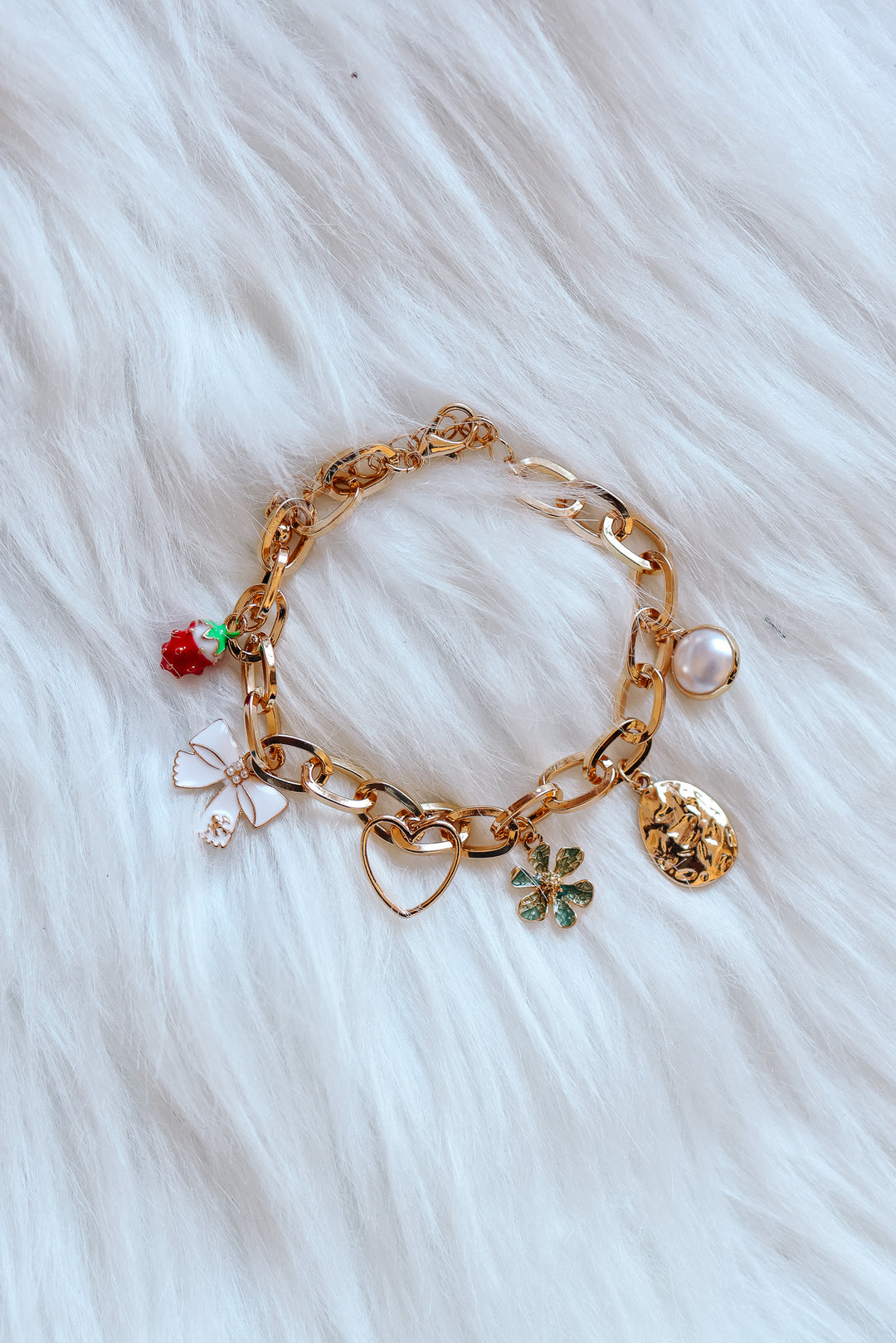 Charm Bow Strawberry Pearl Bracelet