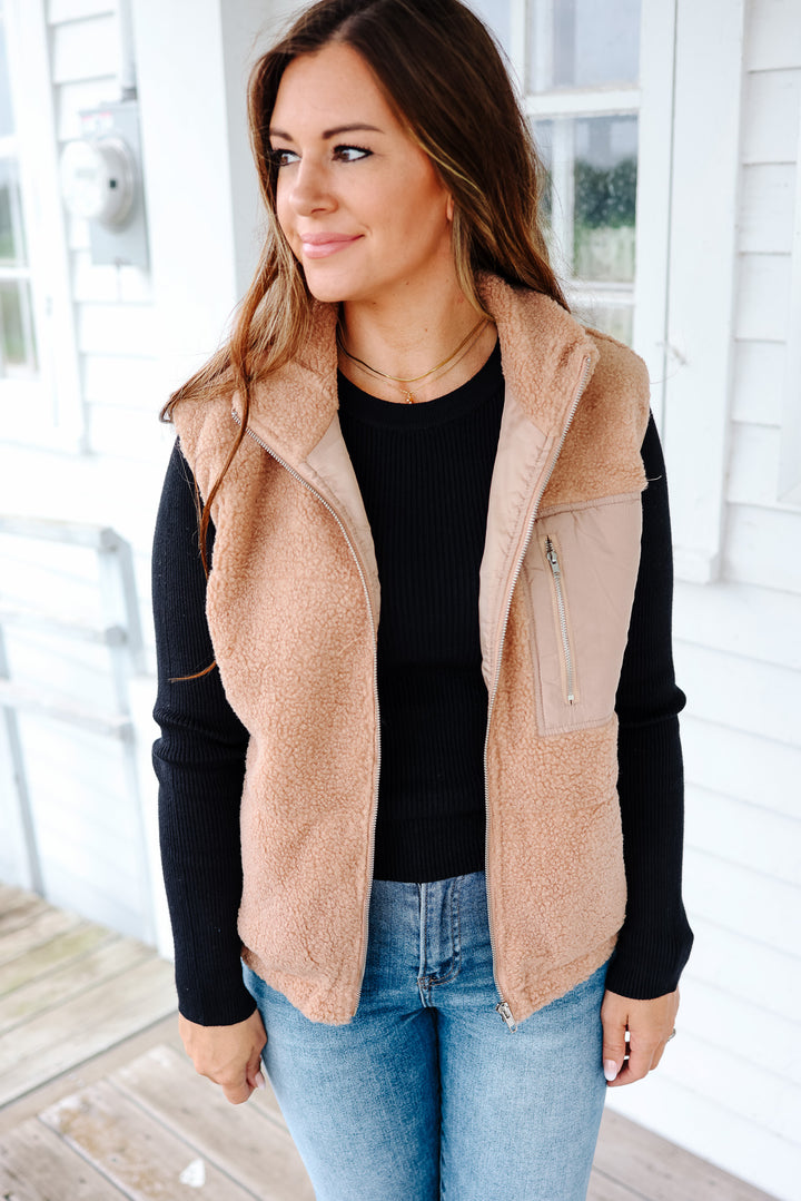 Emma Fleece Vest - Beige