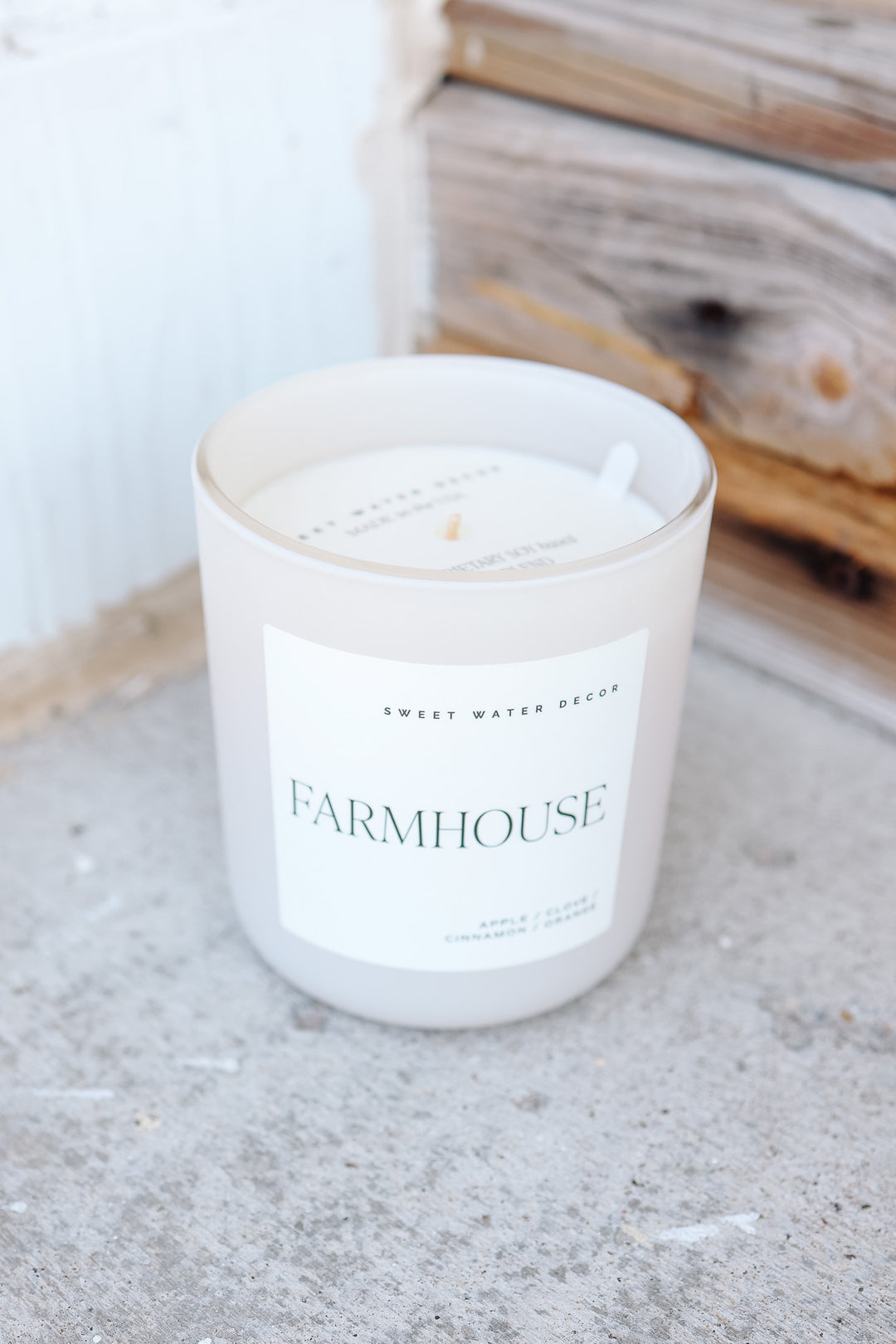 Farmhouse 15 oz Soy Candle