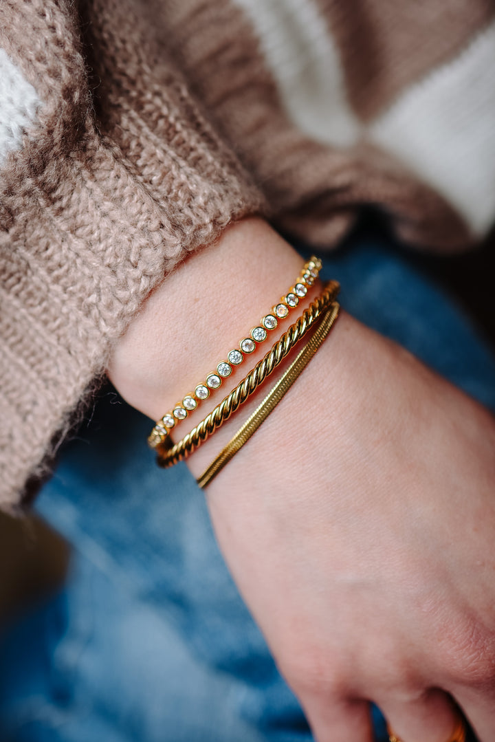 Dainty Herringbone Bracelet