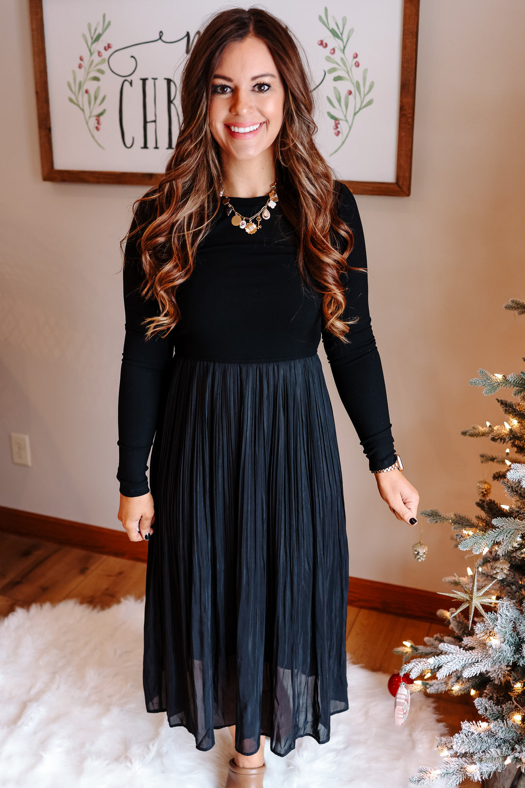 Madelyn Long Sleeve Pleated Dress - Black