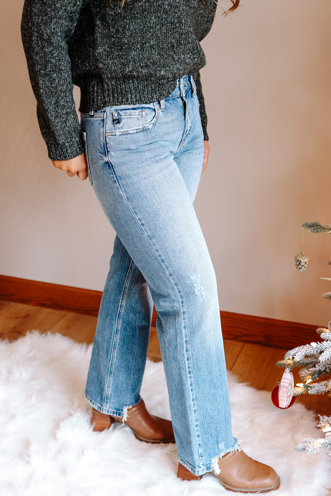 KANCAN: Davis Midrise True Straight Jeans