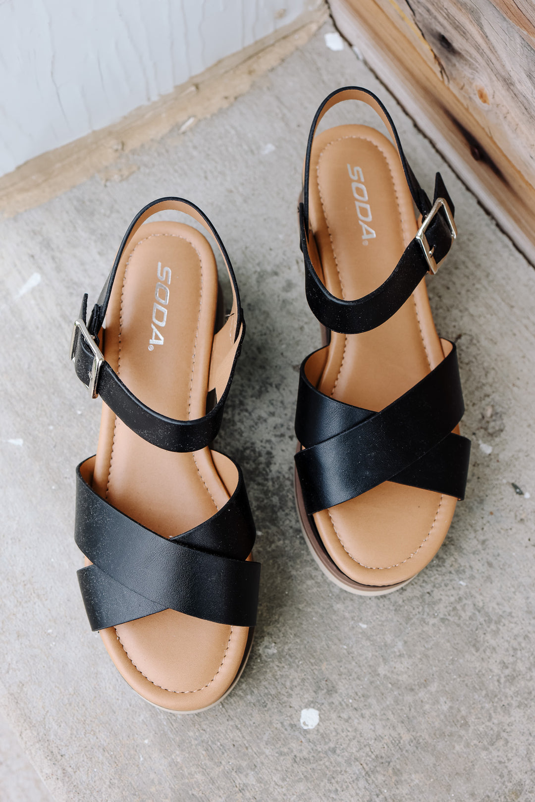 Cross-Strap Platform Sandal: Black