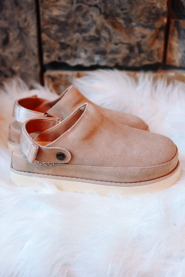 Walker Slip On Clog - Sand