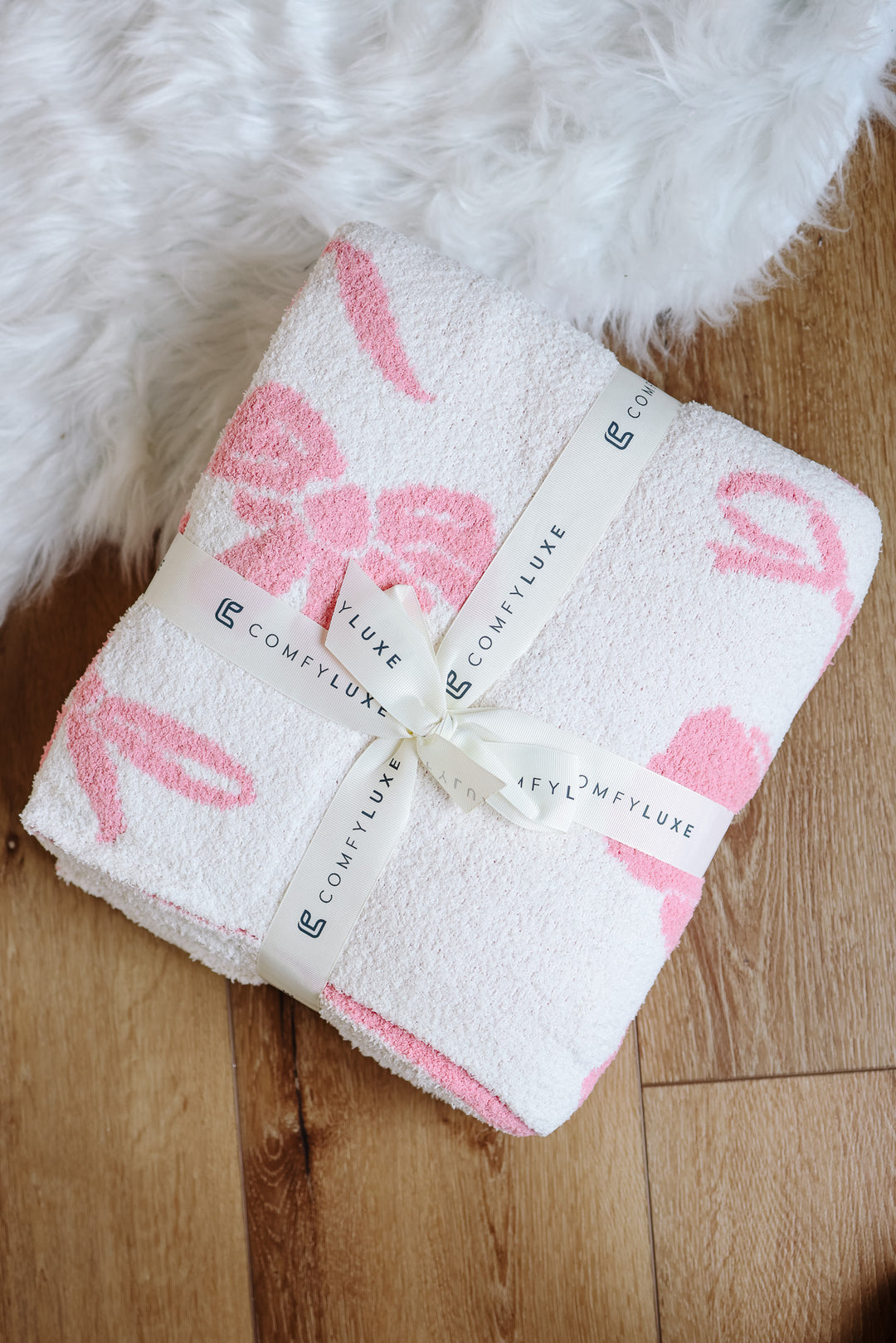 Comfy Luxe Bow Blanket