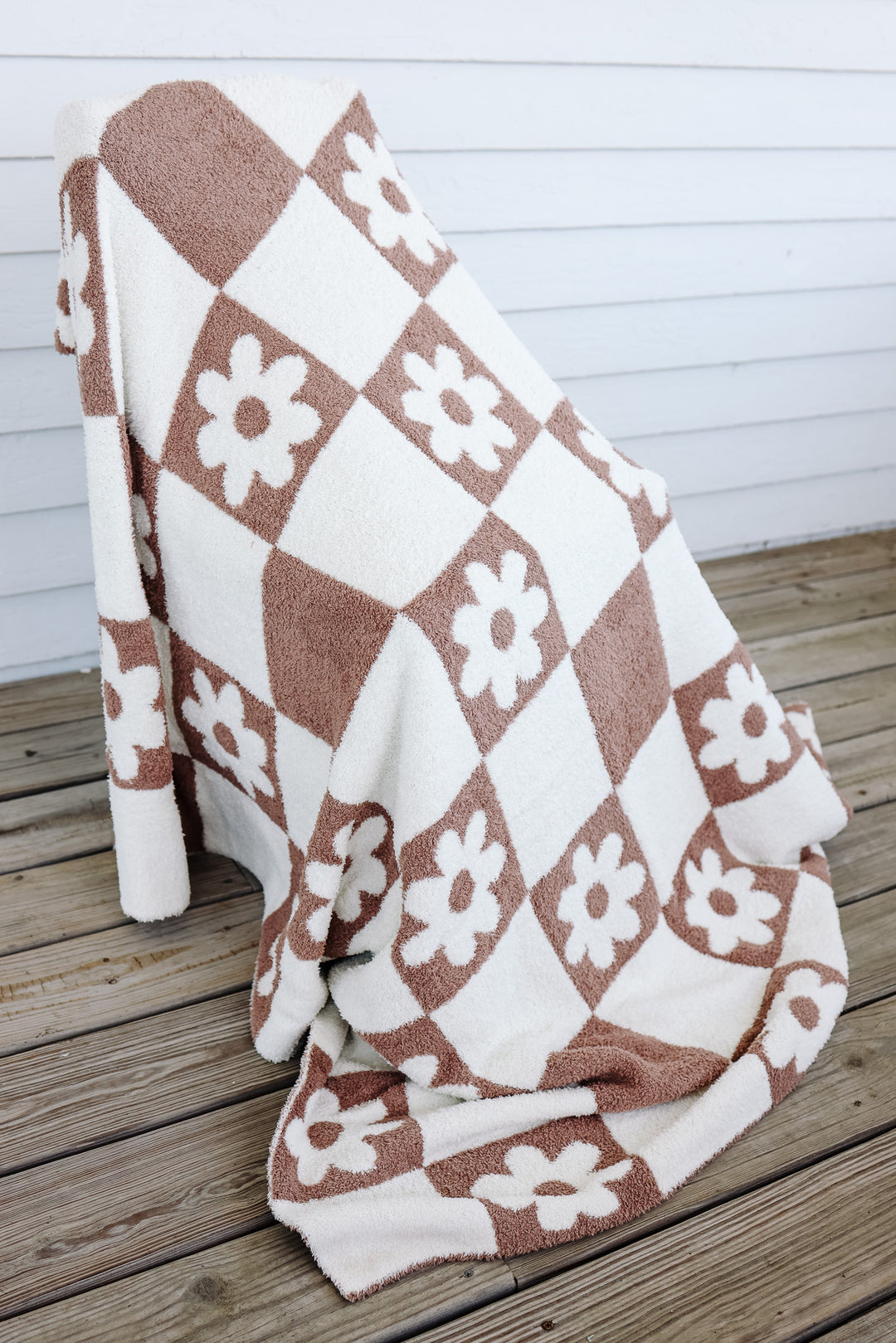 Emerlie Love Luxe Blankets - Checkered Flowers