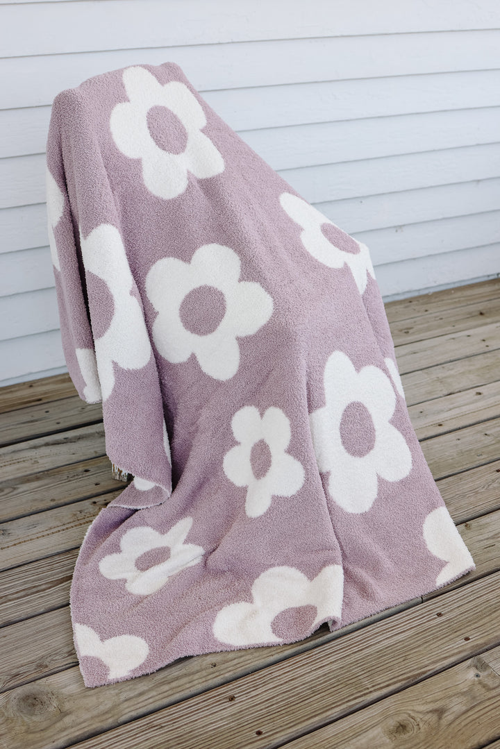 Emerlie Love Luxe Blankets - Retro Flowers