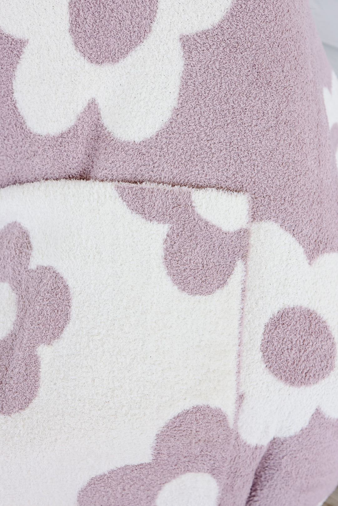 Emerlie Love Luxe Blankets - Retro Flowers