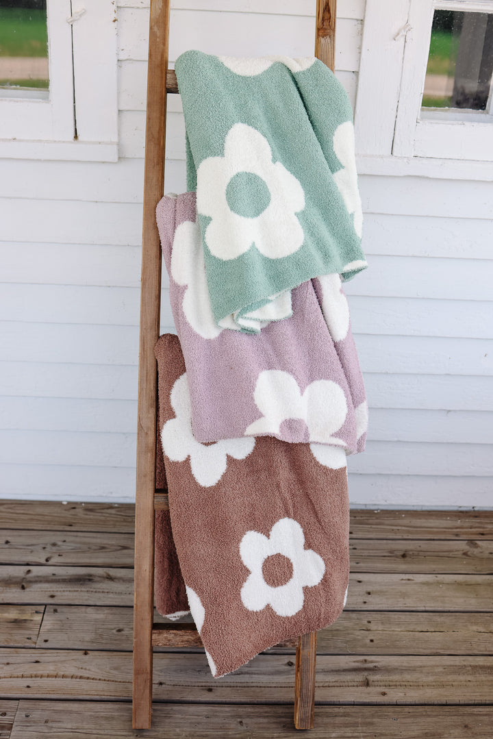 Emerlie Love Luxe Blankets - Retro Flowers