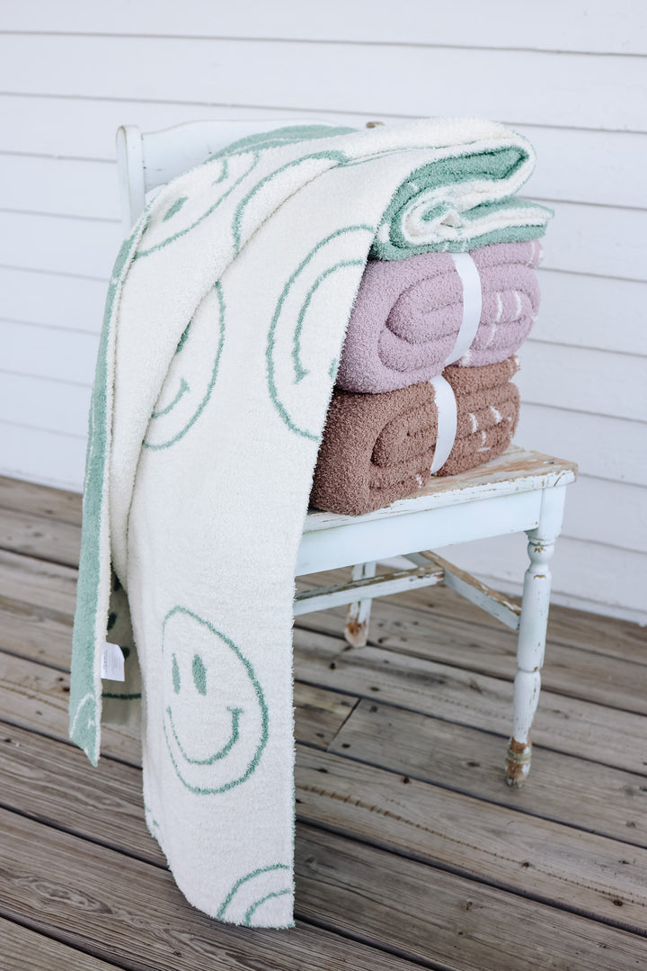 Emerlie Love Luxe Blankets - Happy Smiley Face