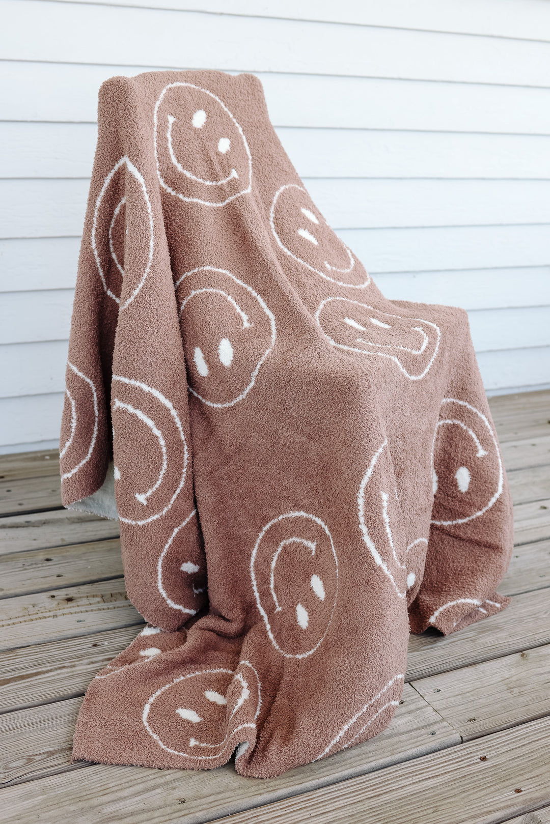 Emerlie Love Luxe Blankets - Happy Smiley Face