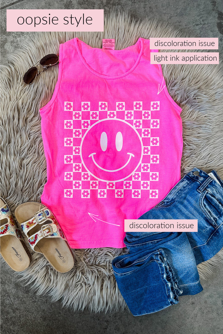 AO OOPSIE DEAL - Checkered Flower Happy Face Graphic Tank - Neon Pink