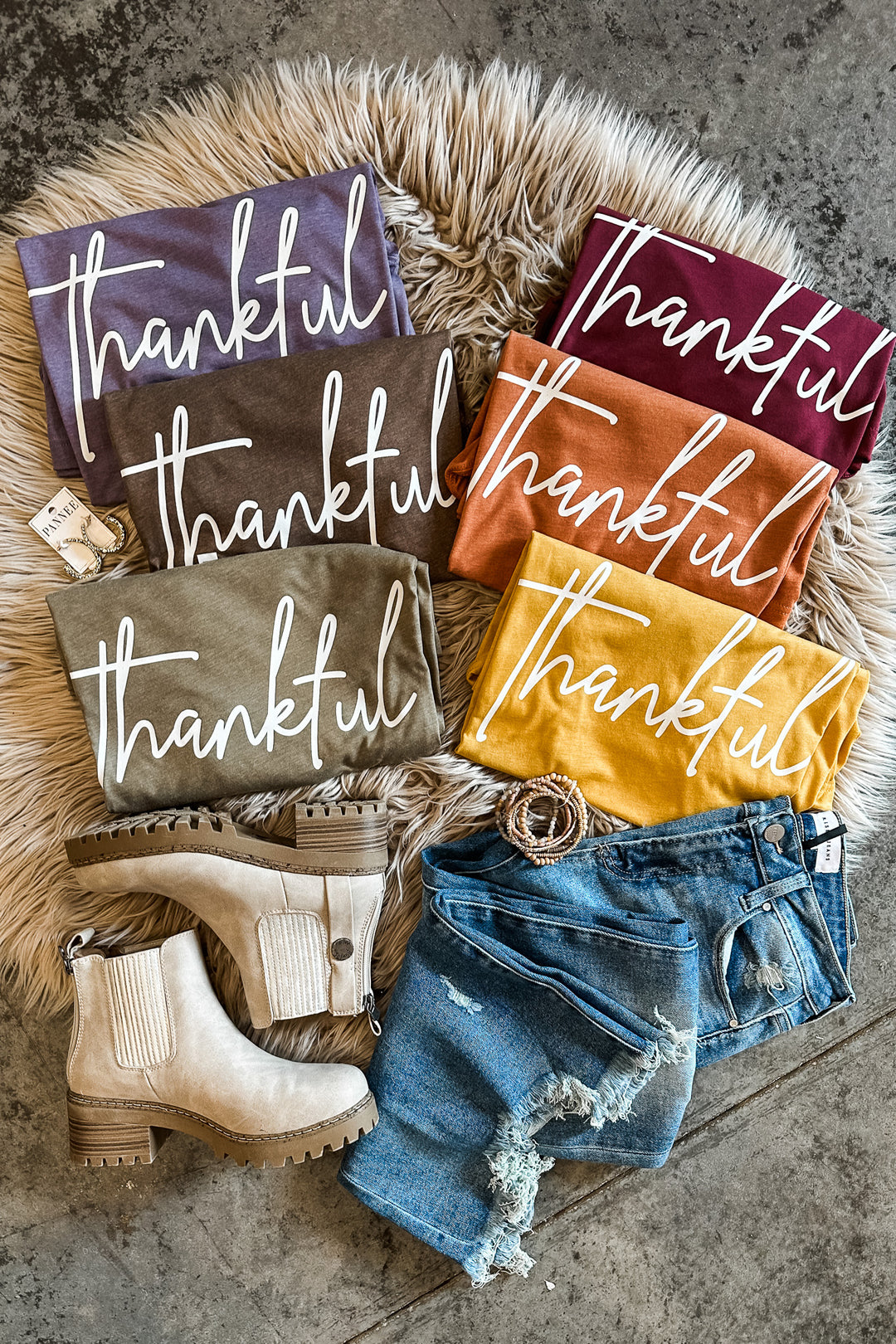 Thankful Graphic Tee - Multiple Colors