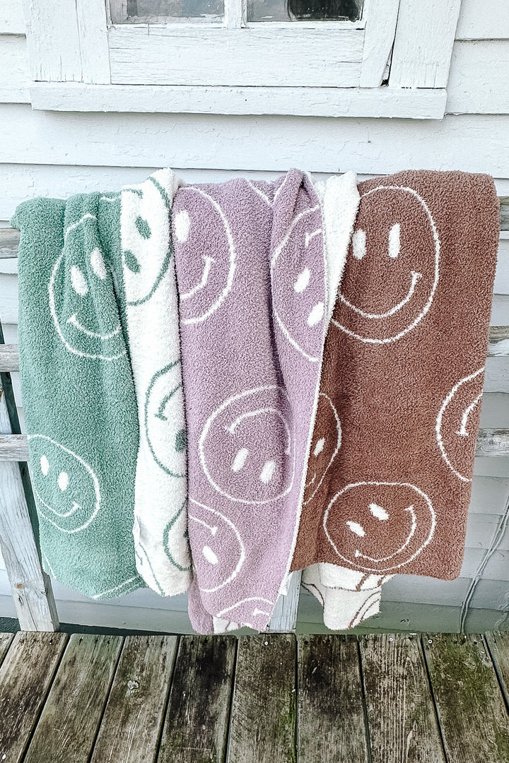 Emerlie Love Luxe Blankets - Happy Smiley Face